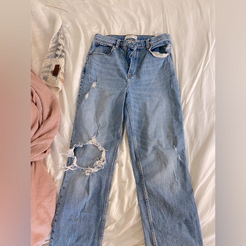 The 90S straight ultra high rise jean